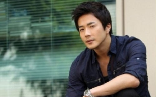 Kwon Sang Woo trổ tài nịnh vợ bằng bánh ngọt  3