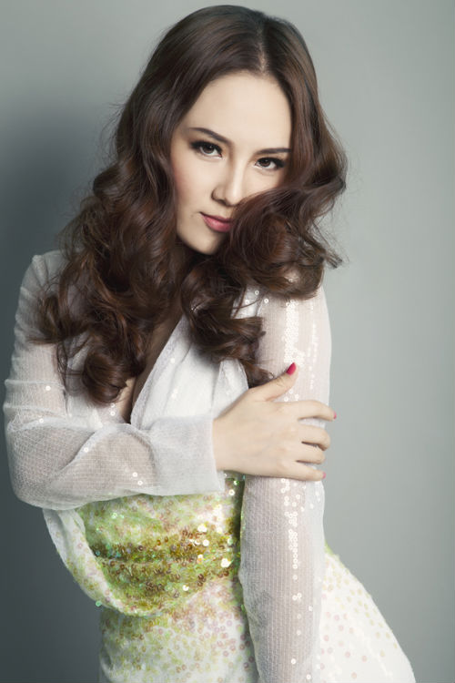 C&acirc;u chuyện xung quanh &ldquo;c&aacute;i t&aacute;t&rdquo; của mỹ nh&acirc;n Việt 4