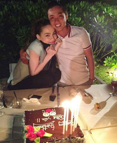 Những &ocirc;ng chồng nổi tiếng chiều vợ nhất showbiz Việt 1