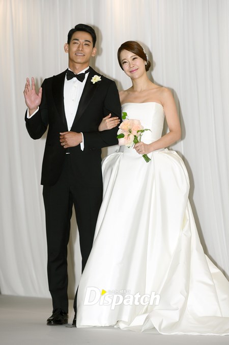 “Nữ hoàng nhạc phim” Baek Ji Young xinh đẹp trong ngày cưới  2