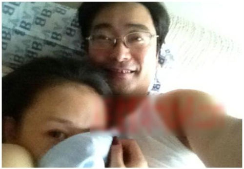 Lộ ảnh MC Trung Quốc l&agrave;m &ldquo;g&aacute;i bao&rdquo; cho quan to  3