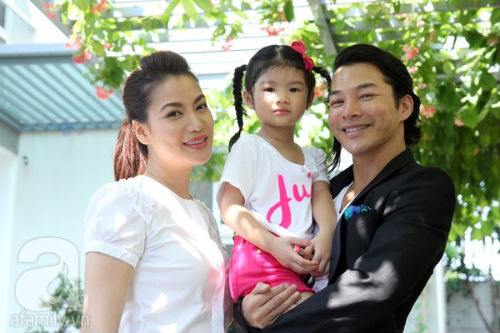 Những &ocirc;ng chồng nổi tiếng chiều vợ nhất showbiz Việt 6