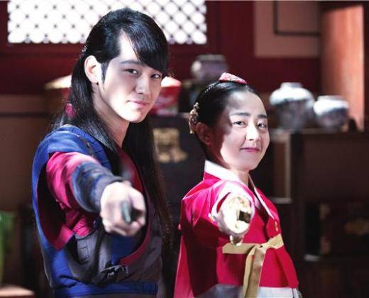 Kim Bum xác nhận đang hẹn hò Moon Geun Young 2 Kim Bum xác nhận đang hẹn hò Moon Geun Young 2