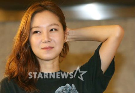 Gong Hyo Jin tiết lộ thích “đụng chạm” So Ji Sub  1