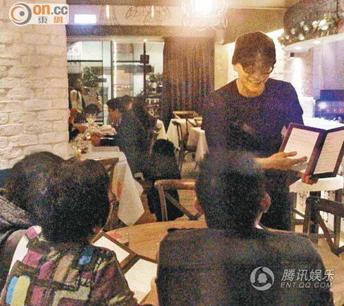 Huỳnh Tông Trạch: “Có bạn gái mới, tôi sẽ thông báo ngay” 2 Huỳnh Tông Trạch: “Có bạn gái mới, tôi sẽ thông báo ngay” 2