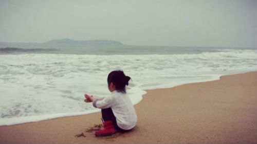 Fan phát “sốt” với hình ảnh mới của Triệu Vy và con gái  5
