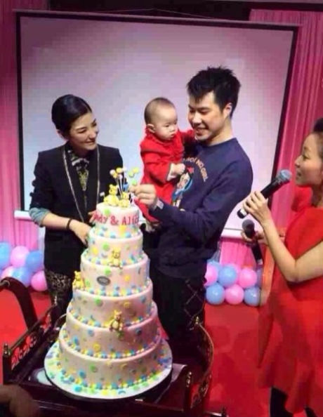 Huỳnh Dịch và chồng làm đại tiệc mừng sinh nhật con gái  2