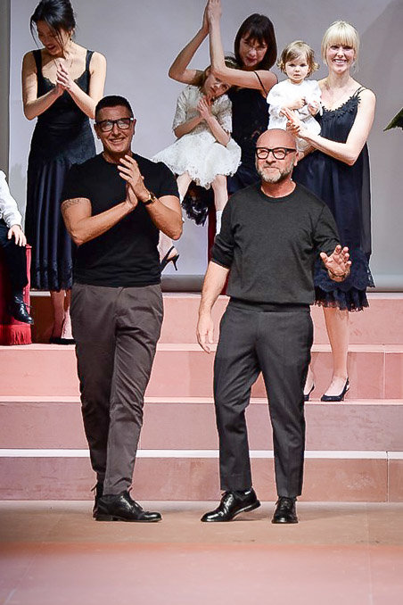Dolce & Gabbana gây ấn tượng với show diễn toàn em bé 23