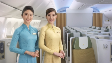 Đồng phục mới của Vietnam Airlines bị chê quá xấu 4 Đồng phục mới của Vietnam Airlines bị chê quá xấu 4