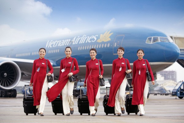 Đồng phục mới của Vietnam Airlines bị chê quá xấu 8