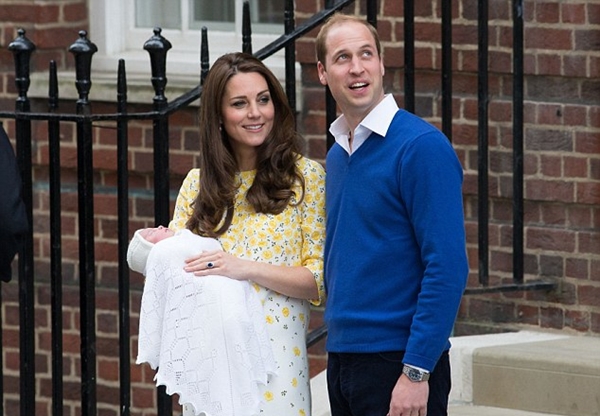 Trang phục của các bé Hoàng gia Anh có sức ảnh hưởng to lớn trên toàn thế giới