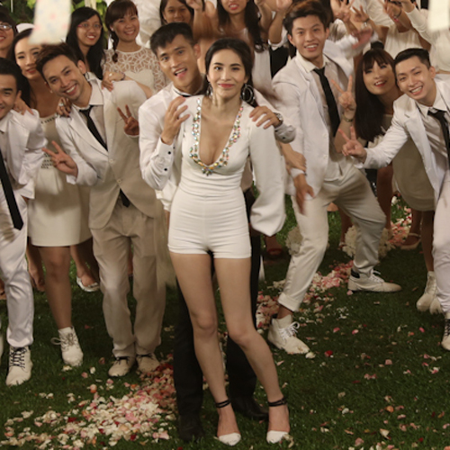 Nhìn lại phong cách suốt 6 năm chưa đổi của Thủy Tiên 23 Nhìn lại phong cách suốt 6 năm chưa đổi của Thủy Tiên 23