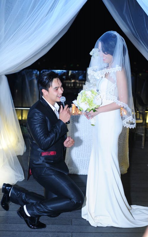 Những bộ váy cưới lộng lẫy nhất showbiz Việt năm 2014 28