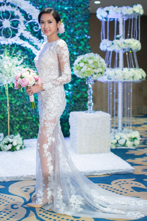 Những bộ váy cưới lộng lẫy nhất showbiz Việt năm 2014 14