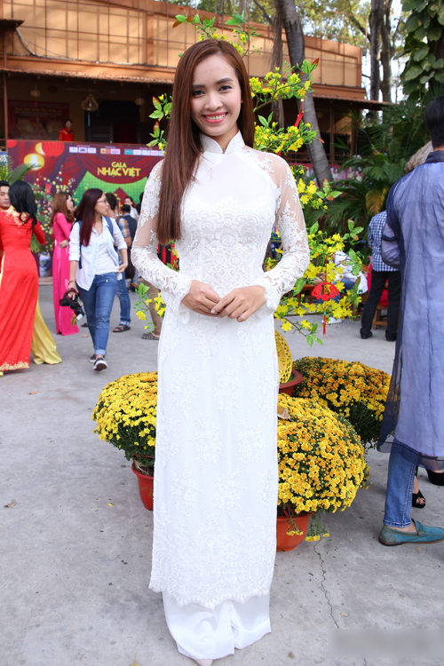 Sao Việt muôn màu muôn vẻ với áo dài đón Tết 2015 32