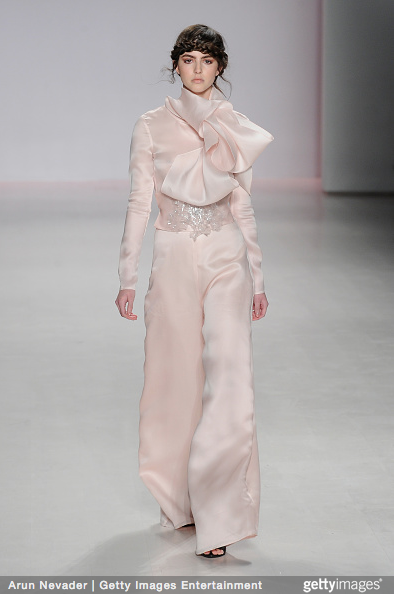 Tuyết Lan làm vedette trong show của Lý Quí Khánh tại New York Fashion Week 2015 10