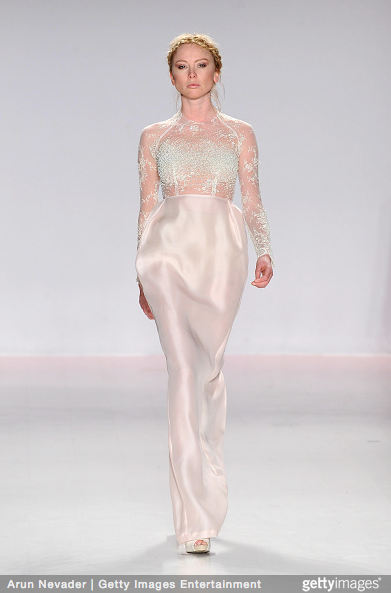 Tuyết Lan làm vedette trong show của Lý Quí Khánh tại New York Fashion Week 2015 11