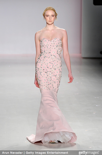 Tuyết Lan làm vedette trong show của Lý Quí Khánh tại New York Fashion Week 2015 19