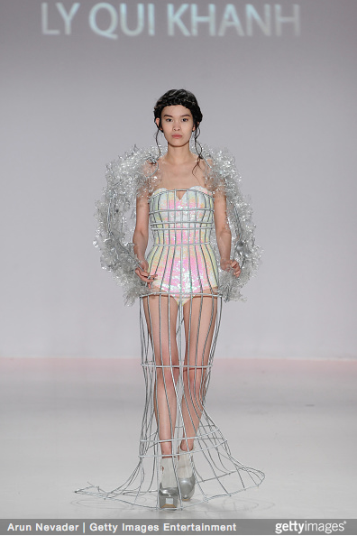 Tuyết Lan làm vedette trong show của Lý Quí Khánh tại New York Fashion Week 2015 28