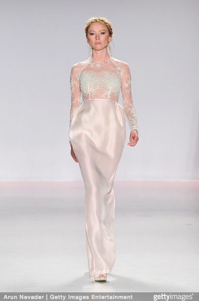 Tuyết Lan làm vedette trong show của Lý Quí Khánh tại New York Fashion Week 2015 27