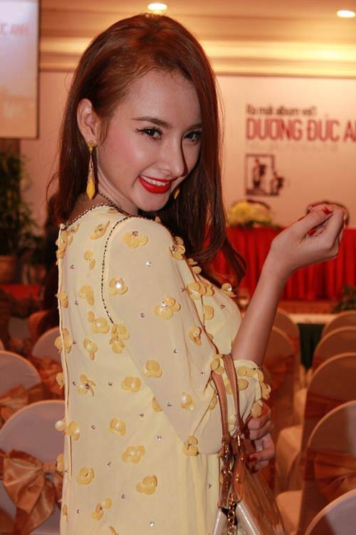 Angela Phương Trinh sửa mũi Angela Phương Trinh sửa mũi