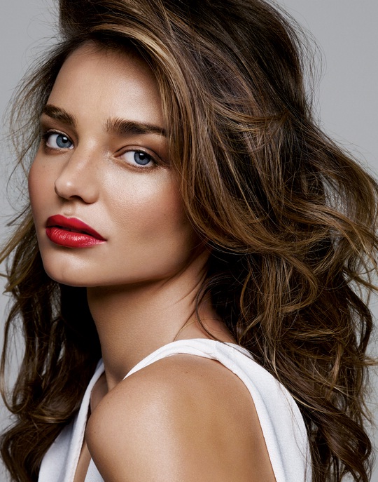 4 màu son làm nên vẻ đẹp mê đắm của Miranda Kerr 2 4 màu son làm nên vẻ đẹp mê đắm của Miranda Kerr 2