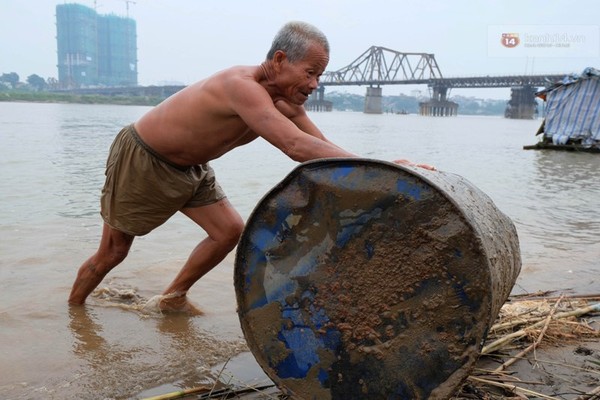 Chuyện tình đẹp của ông lão “nhặt” được vợ, 45 năm sống trôi dạt ở Hà Nội 9