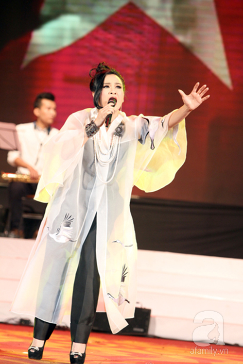 Mỹ T&acirc;m - Mỹ Linh tự h&agrave;o l&agrave; người con đất Việt 9