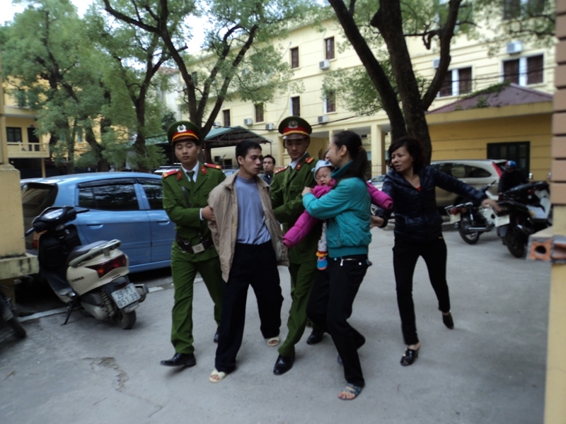 Những vụ việc g&acirc;y phẫn nộ dư luận trong năm 2012 8