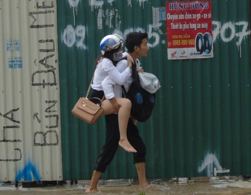 vượt lũ vượt lũ