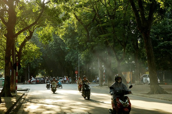 Ch&ugrave;m ảnh: H&agrave; Nội 