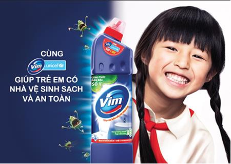 Tự sự của chiếc bồn cầu bẩn và chuyện đi vệ sinh của bé ở trường 12