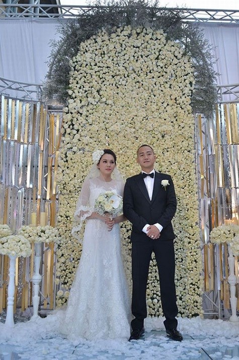 8 đám cưới tiền tỷ xa hoa bậc nhất showbiz Việt 15