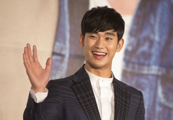 Đám đông gây náo loạn sân bay Đài Loan vì Kim Soo Hyun 2