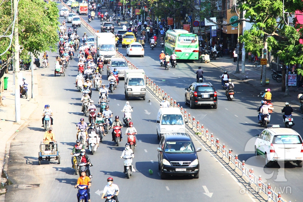 Sự khác biệt giữa giao thông ở Hà Nội và Sài Gòn qua những bức ảnh 18