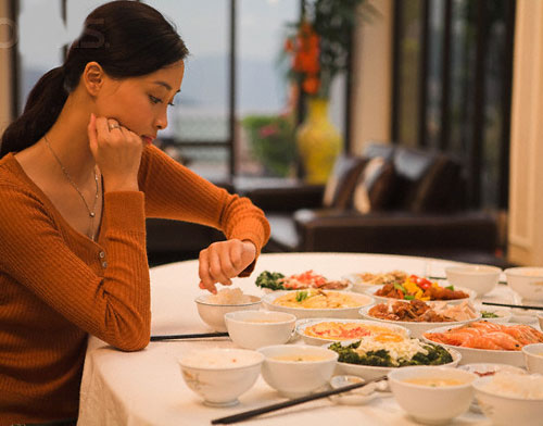 Ngược đời những b&agrave; mẹ chồng muốn ra ăn ri&ecirc;ng 1