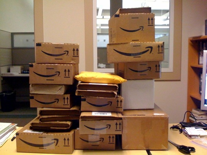 Nhân viên Amazon làm việc ra sao trong kho hàng khổng lồ? 14