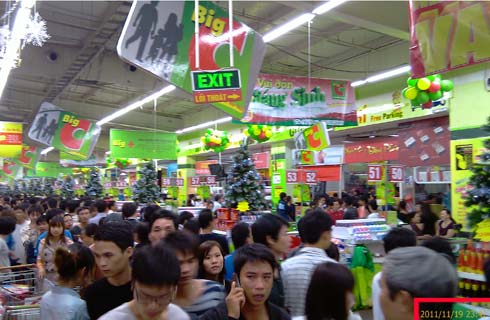 Khách mua sắm tại siêu thị tăng mạnh 1
