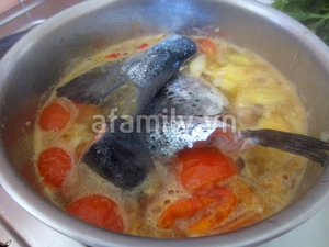 Canh c&aacute; n&oacute;ng hổi thơm lừng cho ng&agrave;y r&eacute;t 10