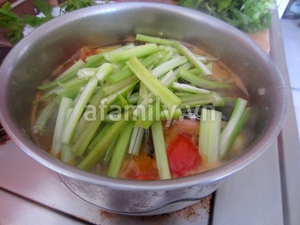Canh c&aacute; n&oacute;ng hổi thơm lừng cho ng&agrave;y r&eacute;t 11