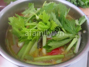 Canh c&aacute; n&oacute;ng hổi thơm lừng cho ng&agrave;y r&eacute;t 12