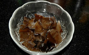 Canh thịt nạc nấu củ ấu đậm đ&agrave; lạ miệng 3