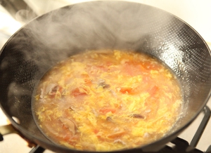 Canh trứng cà chua giản dị ngon cơm 8