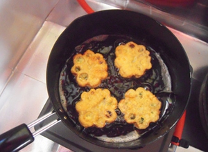 Củ sen kẹp t&ocirc;m thịt chi&ecirc;n gi&ograve;n lạ miệng ngon cơm 15