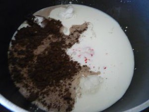 Kem chocolate bạc h&agrave; cho h&egrave; bớt n&oacute;ng 3