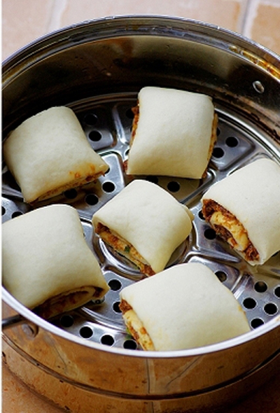 C&aacute;ch l&agrave;m b&aacute;nh bao cuộn nh&acirc;n mặn dễ m&agrave; ngon 16