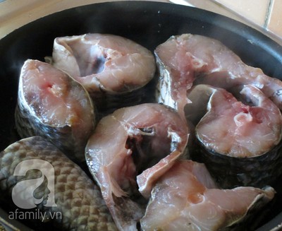 Lạ miệng ngon cơm với cá kho nước cốt dừa  7