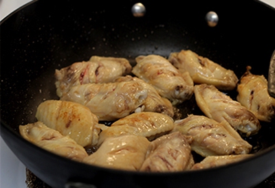Biến tấu mới cho món cánh gà rim mặn cực hấp dẫn 9