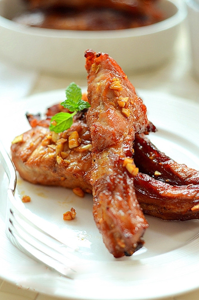 M&oacute;n ngon cuối tuần: Sườn nướng tỏi 10
