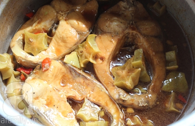 Cơm tối đậm đ&agrave; với c&aacute; kho khế d&acirc;n d&atilde; 14
